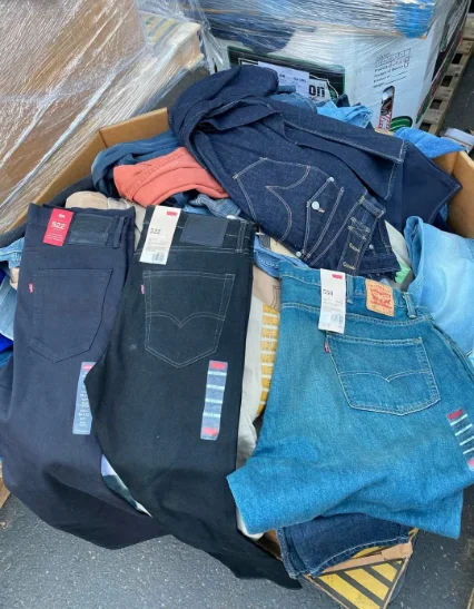 Pallets Levis Clothes​
