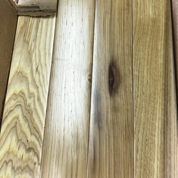 BRUCE HARDWOOD FLOORING C0610 (SOLD BY BOX) - Bulk Pallet Liquidation