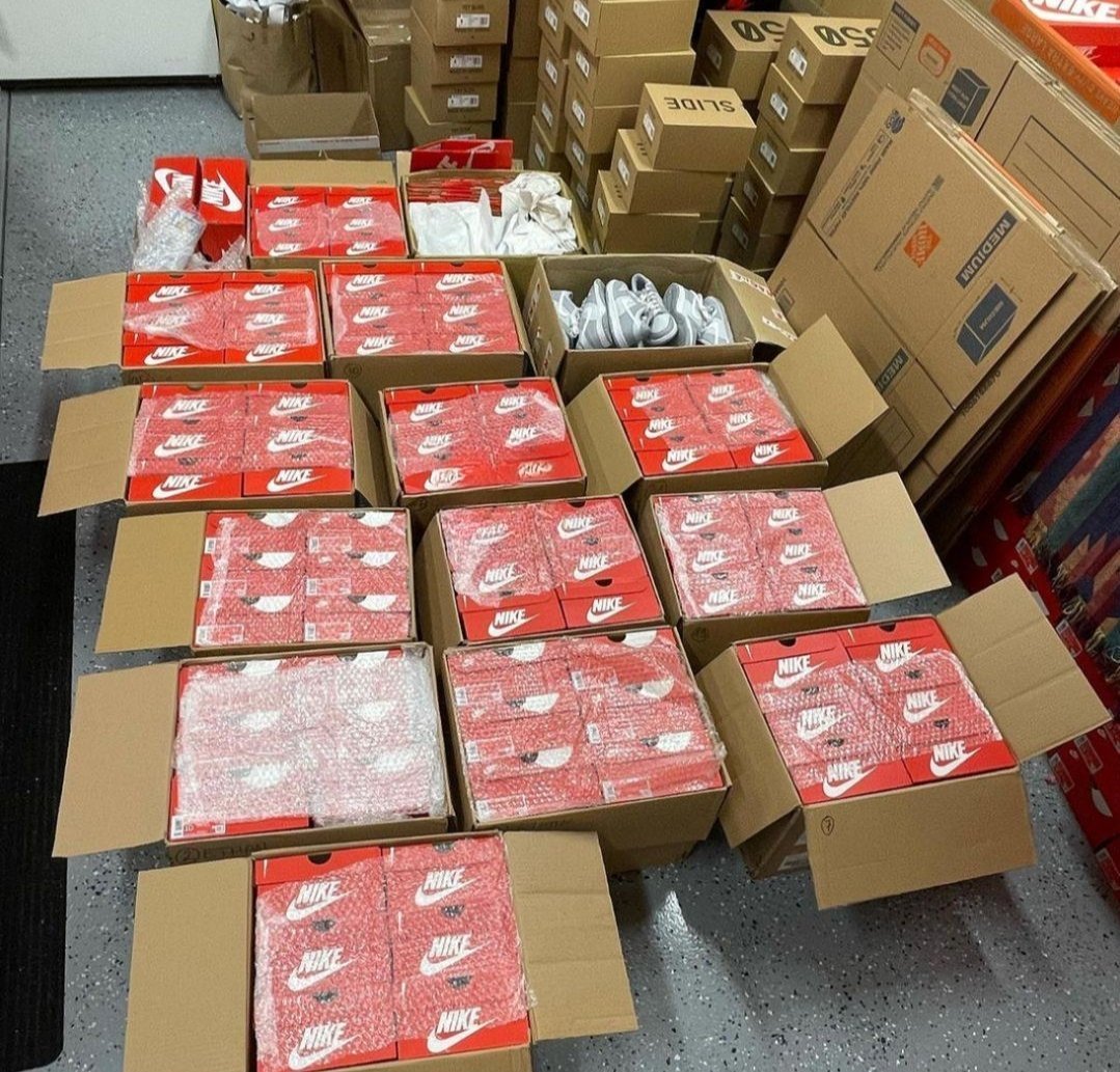 Great Wholesale Nike Sneakers - Bulk Pallet Liquidation